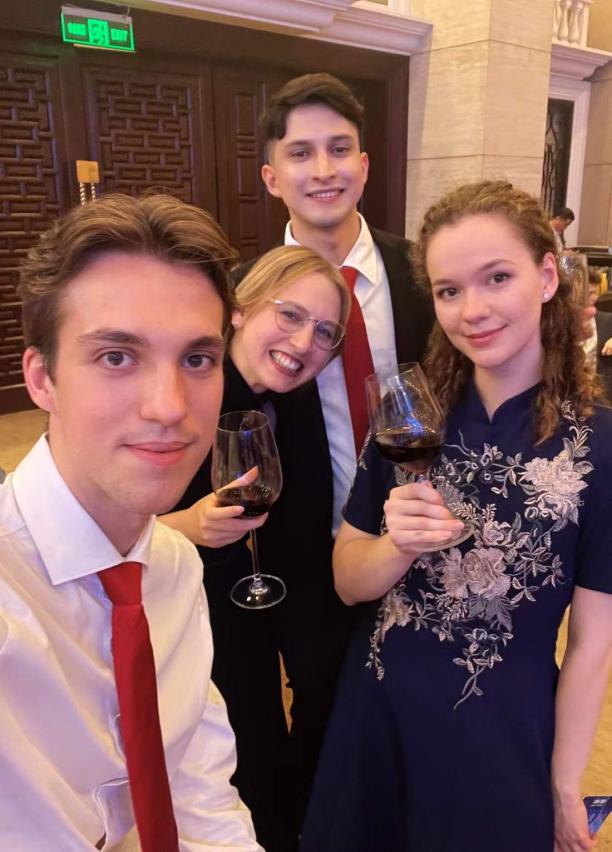 62862342a10523de9ea1da7aee975fad